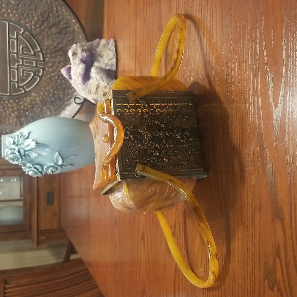 Incredible Llewellyn vintage handbag